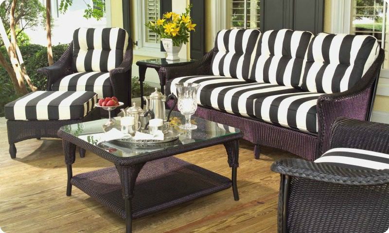 Lloyd Flanders Embassy Cushions